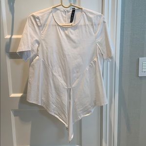White top that ties in the front